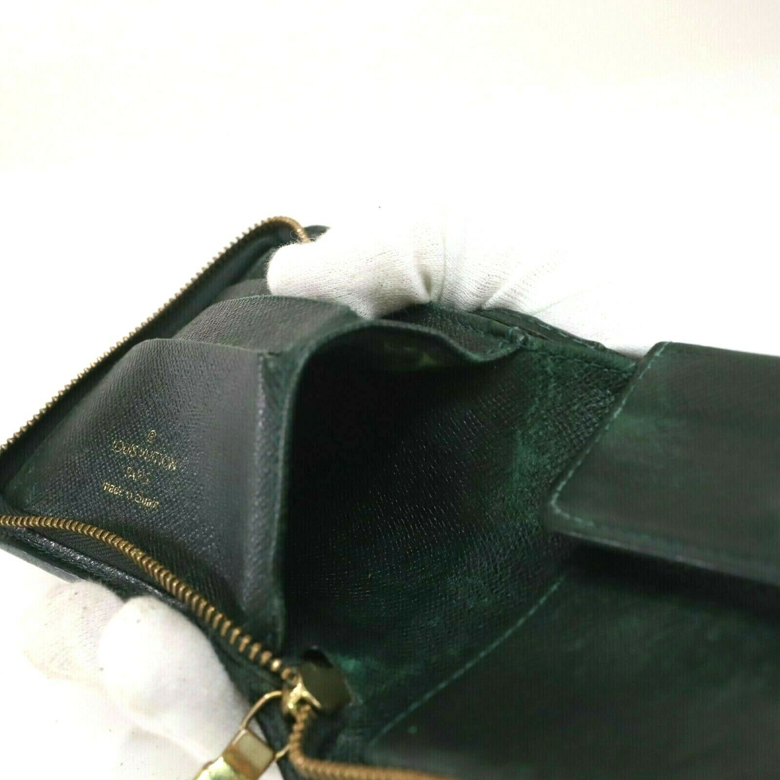 Louis Vuitton Taiga Bifold Zip