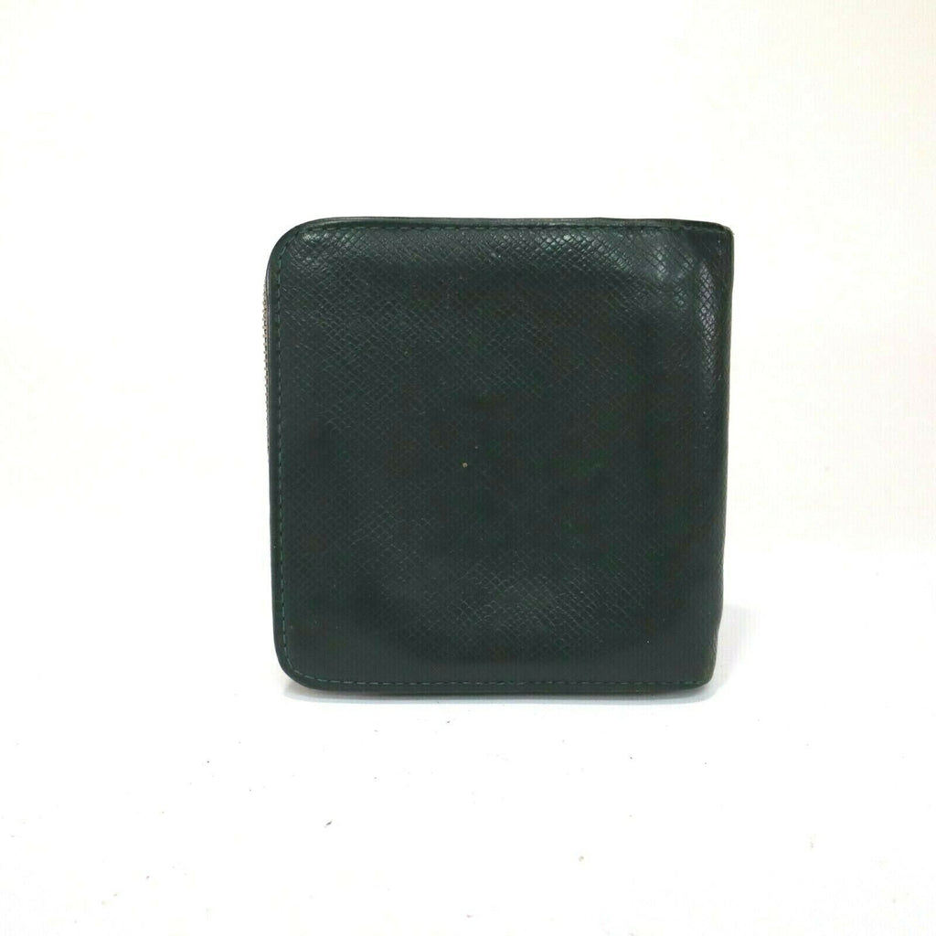 Louis Vuitton Taiga Bifold Zip