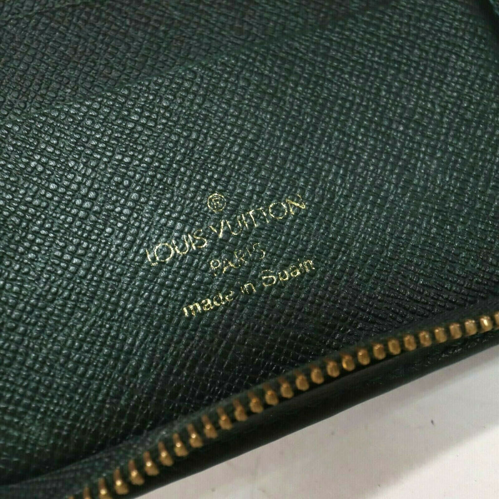 Louis Vuitton Taiga Bifold Zip