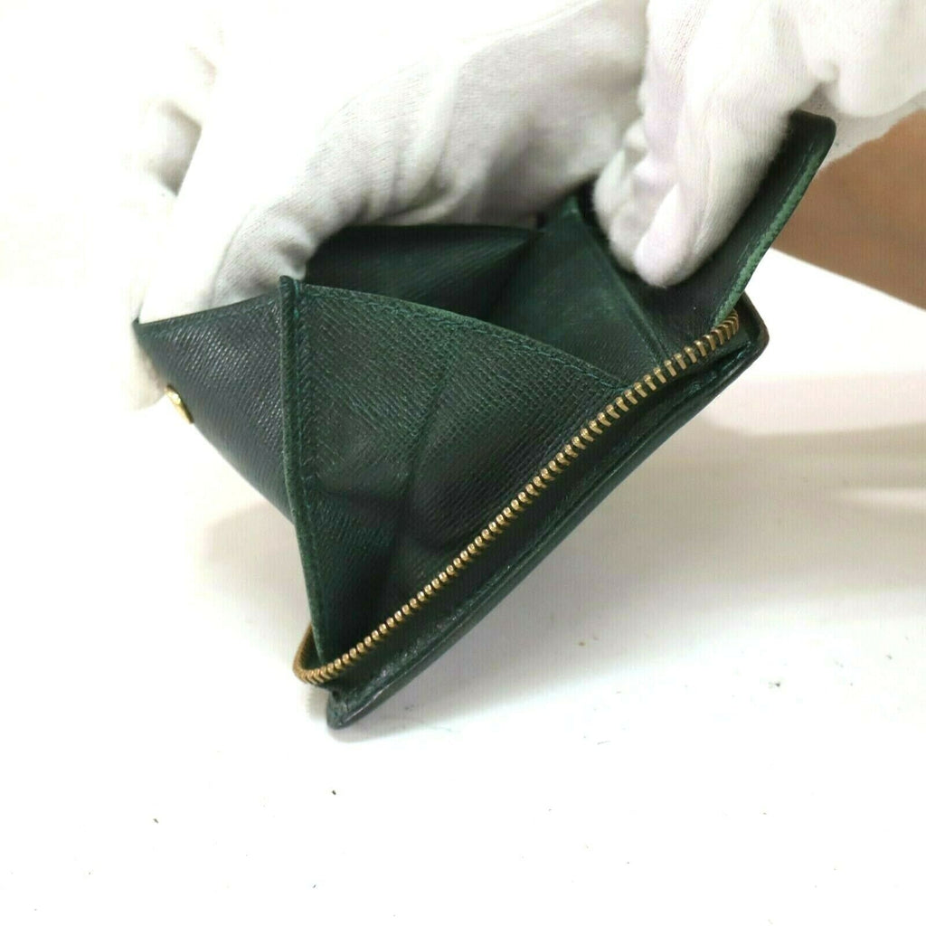 Louis Vuitton Taiga Bifold Zip