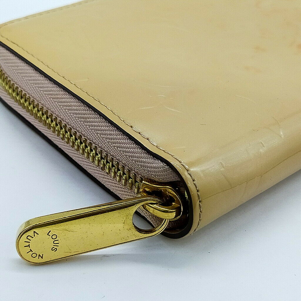 Louis Vuitton Zippy Wallet Beige