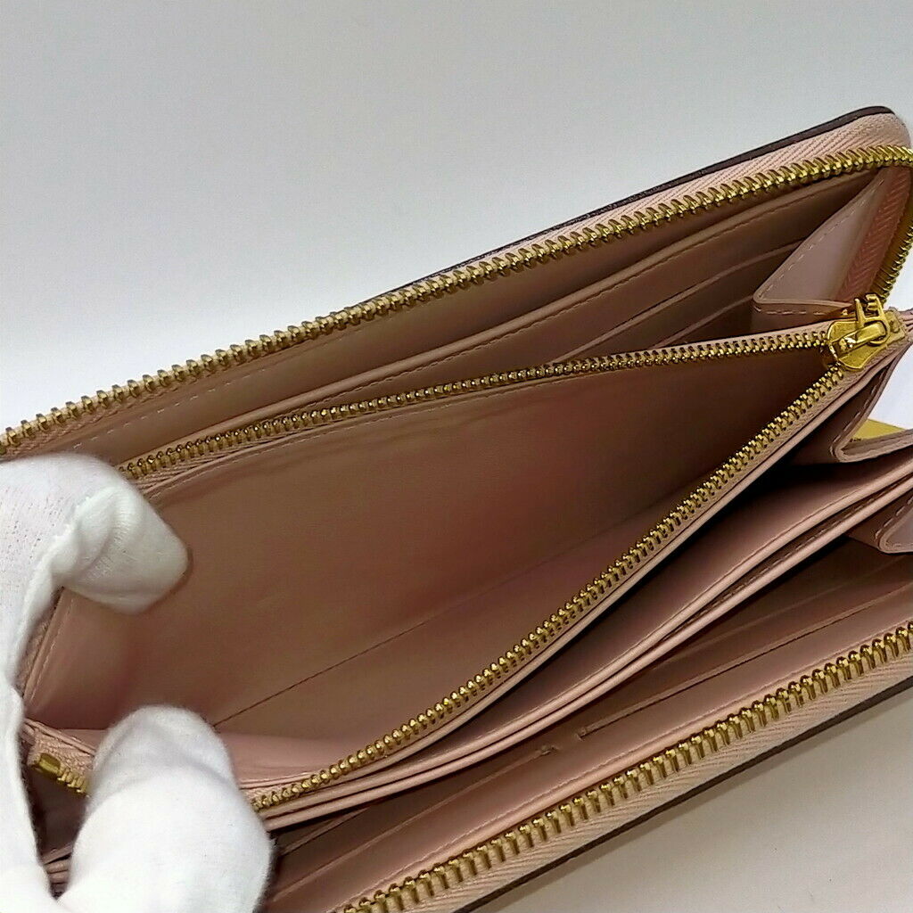 Louis Vuitton Zippy Wallet Beige