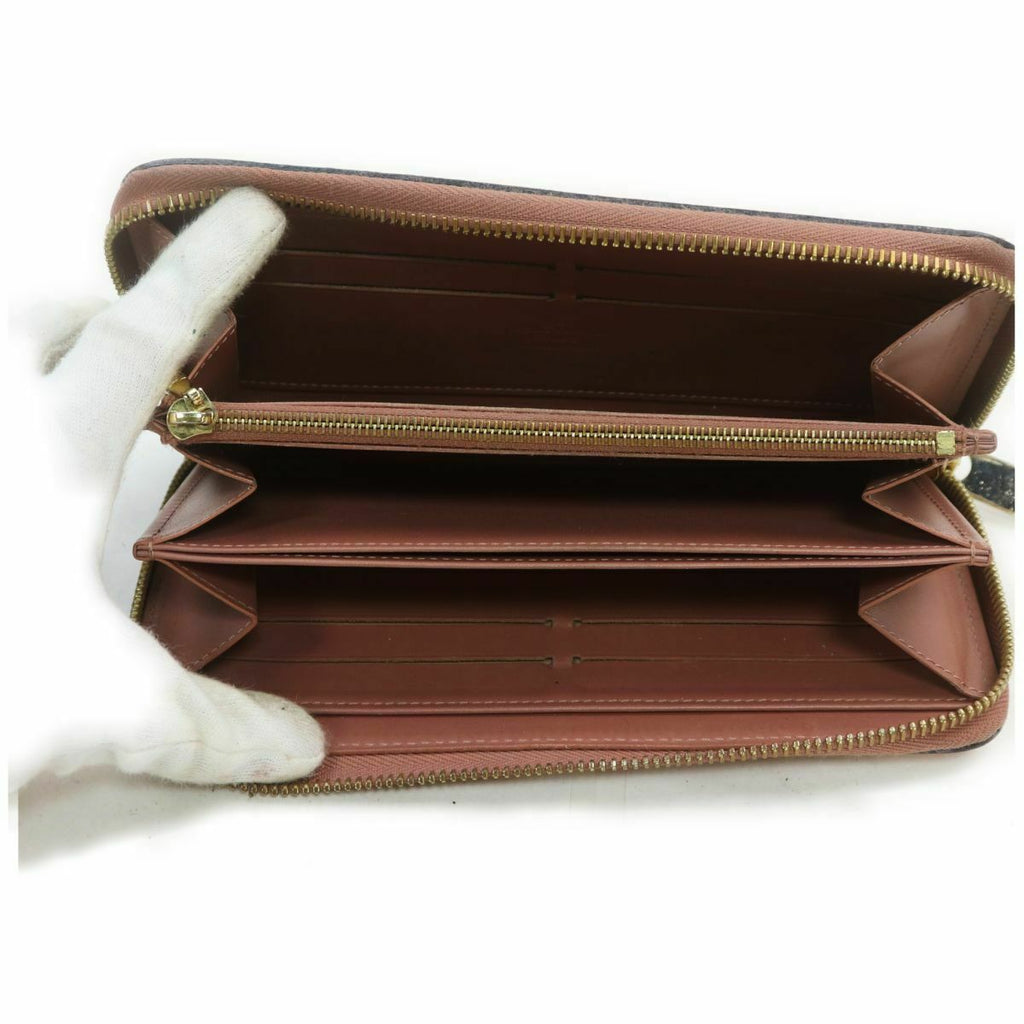 Louis Vuitton Zippy Wallet Beige
