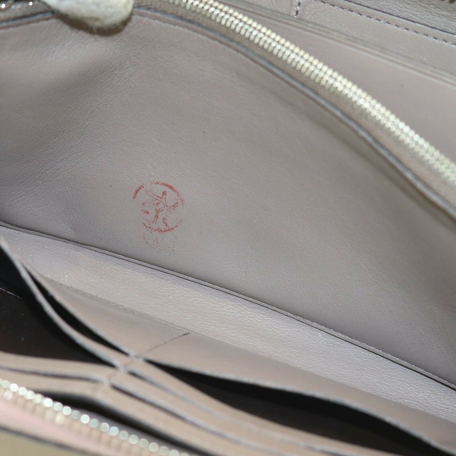 Louis Vuitton Zippy Wallet